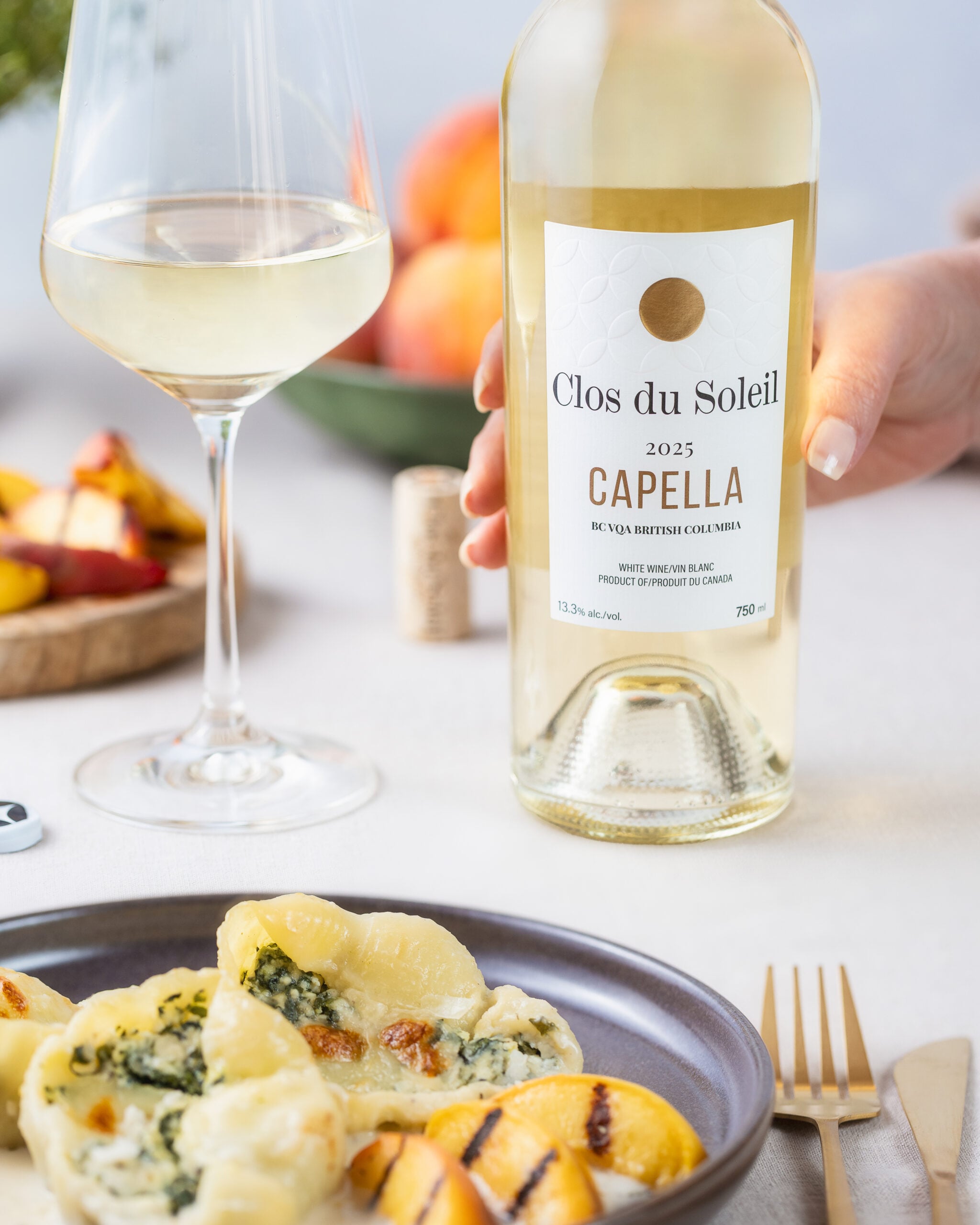 Stuffed Shells with Ricotta and Spinach White Wine Sauce and Peaches Stuffed Shells with Ricotta and Spinach White Wine Sauce and Peaches