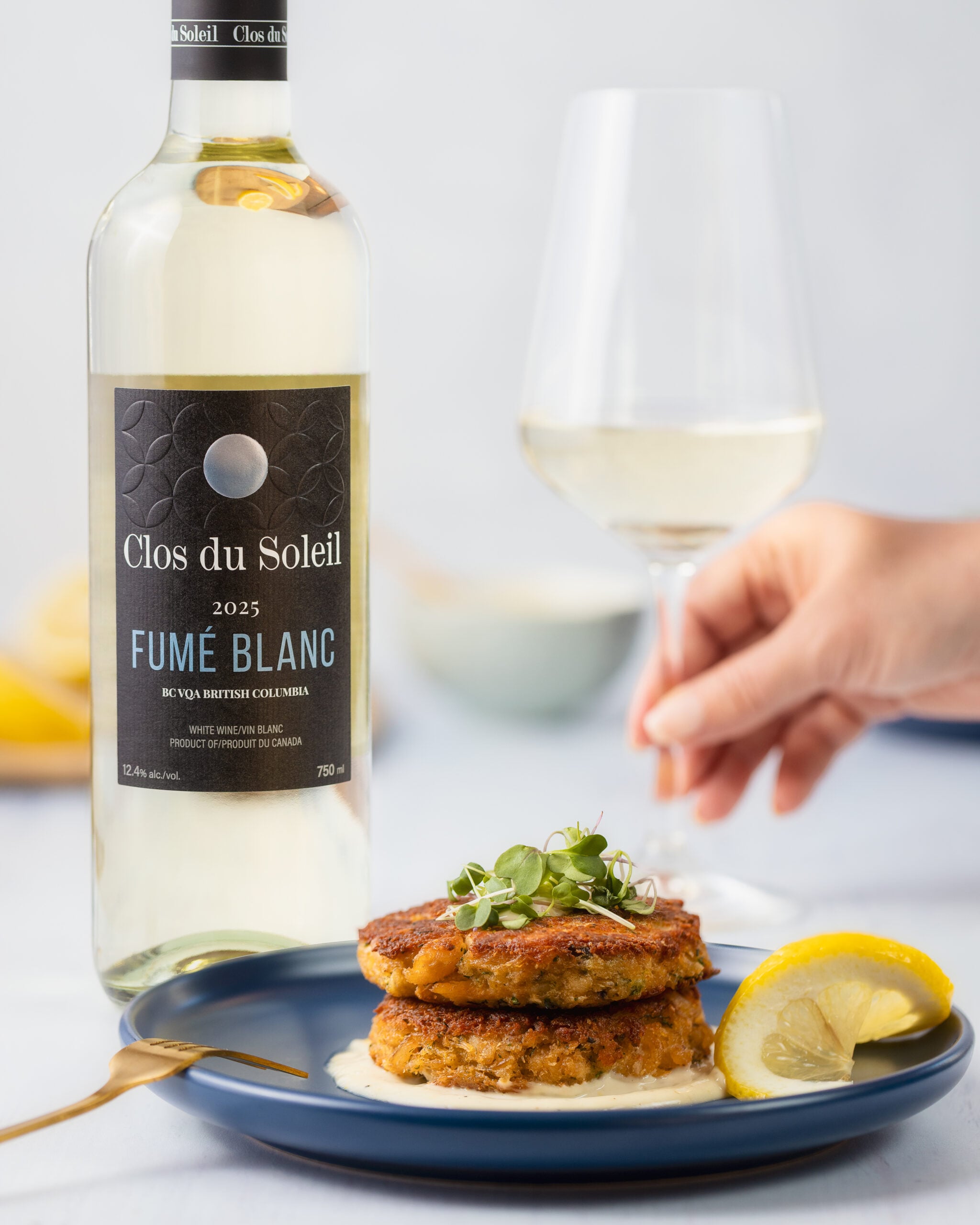 what wine goes with crab cakes what wine goes with crab cakes